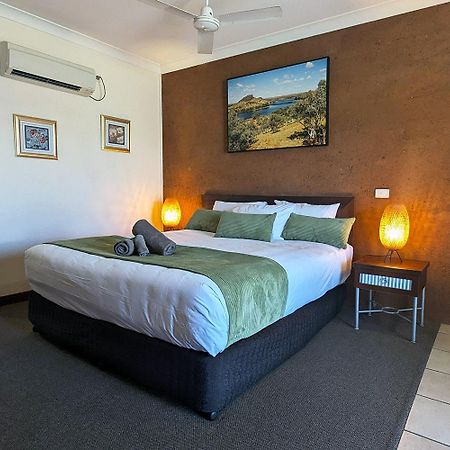 The Gidgee Inn Cloncurry Extérieur photo