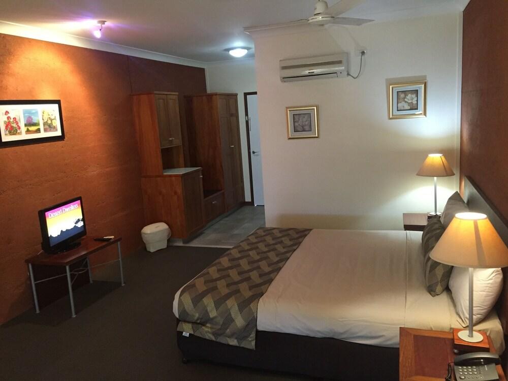 The Gidgee Inn Cloncurry Extérieur photo