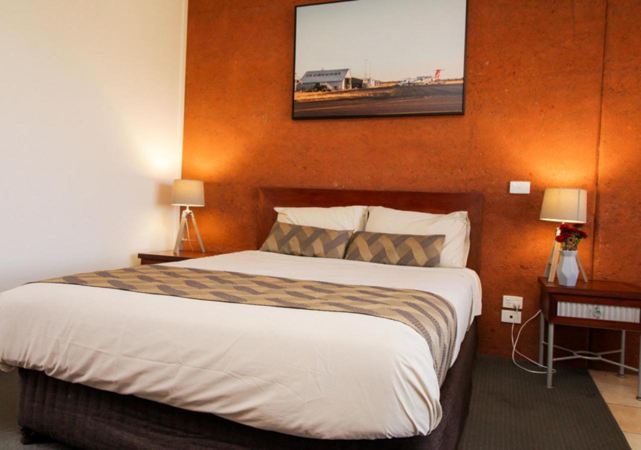 The Gidgee Inn Cloncurry Extérieur photo