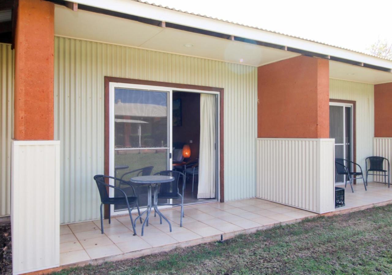 The Gidgee Inn Cloncurry Extérieur photo