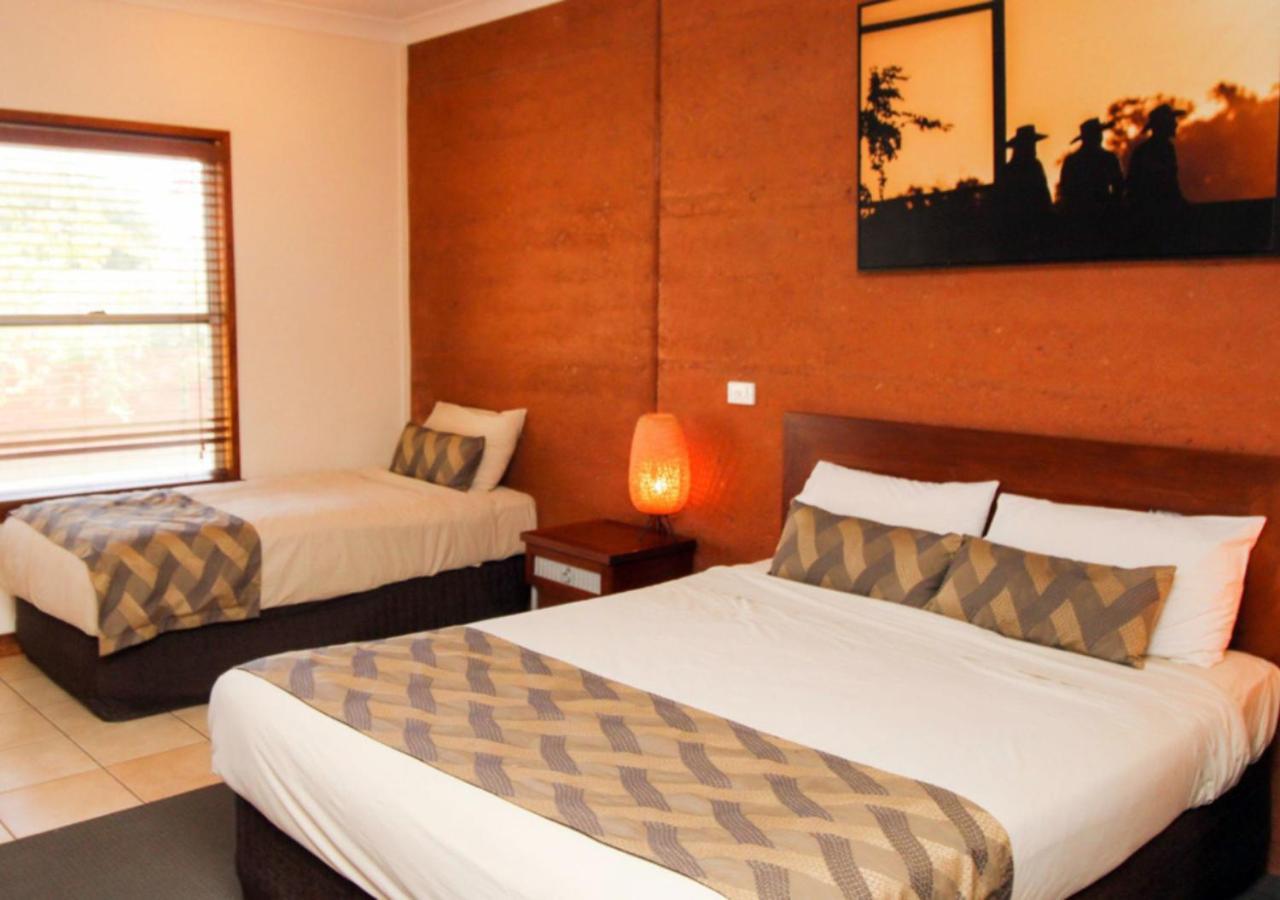 The Gidgee Inn Cloncurry Extérieur photo
