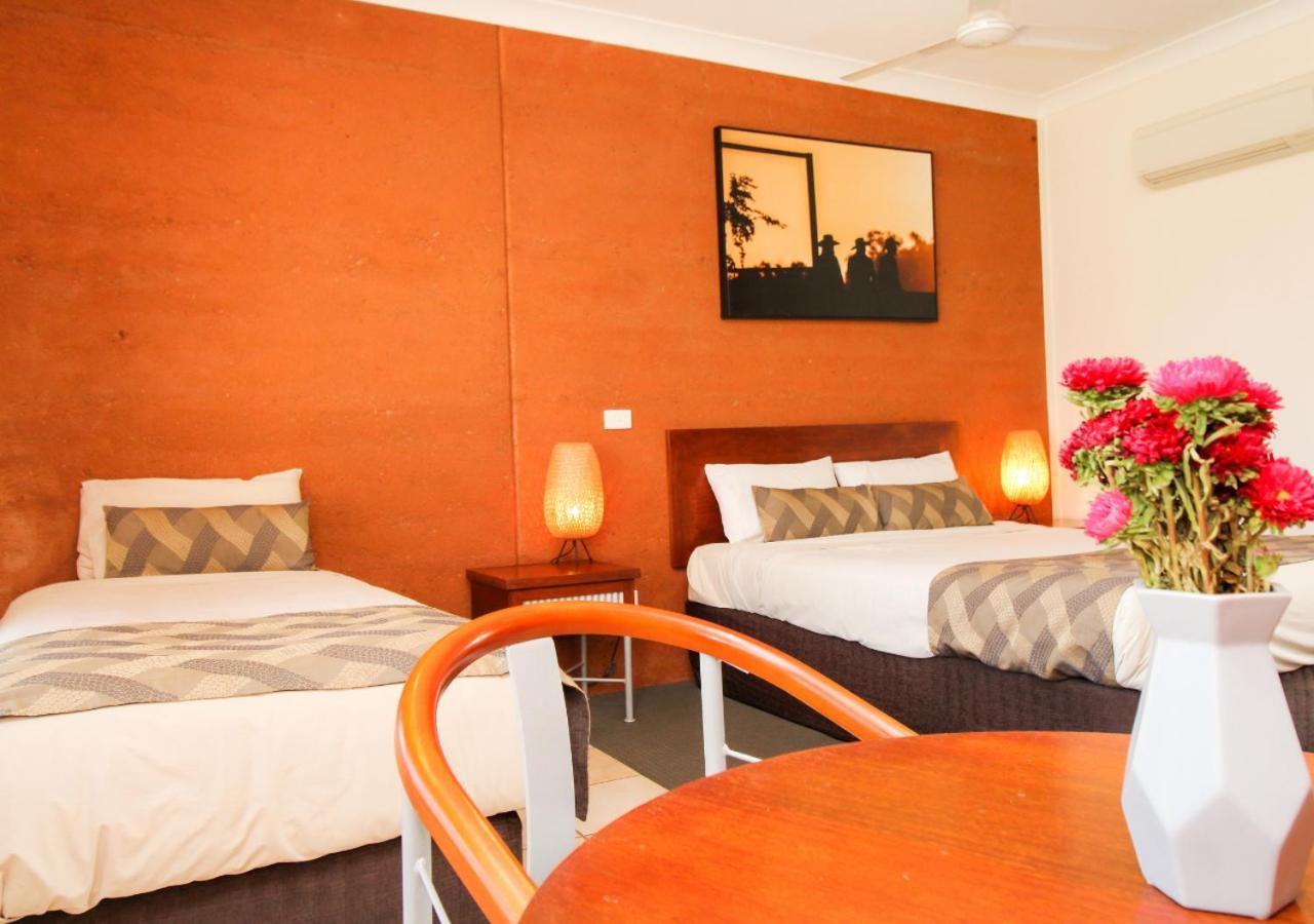 The Gidgee Inn Cloncurry Extérieur photo