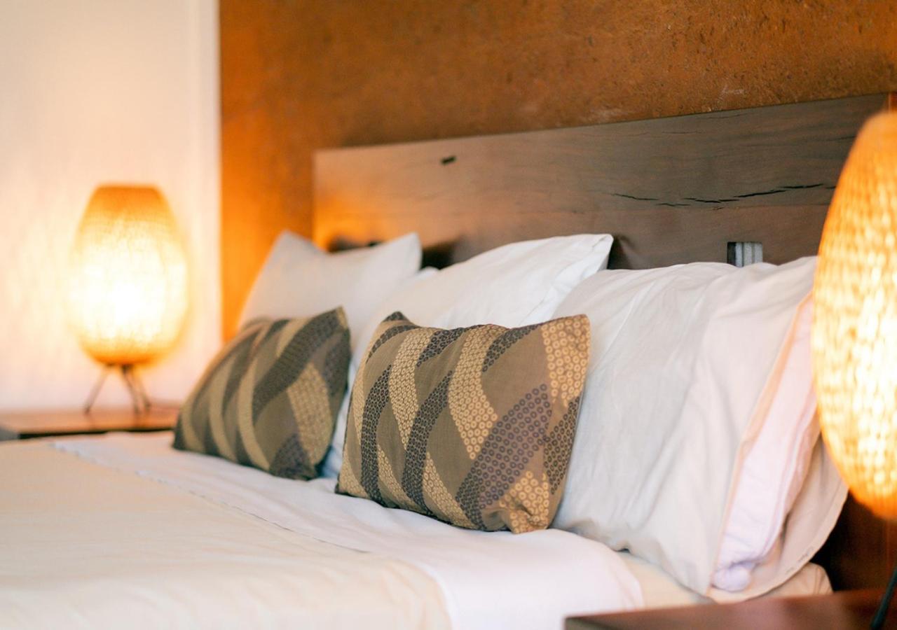 The Gidgee Inn Cloncurry Extérieur photo