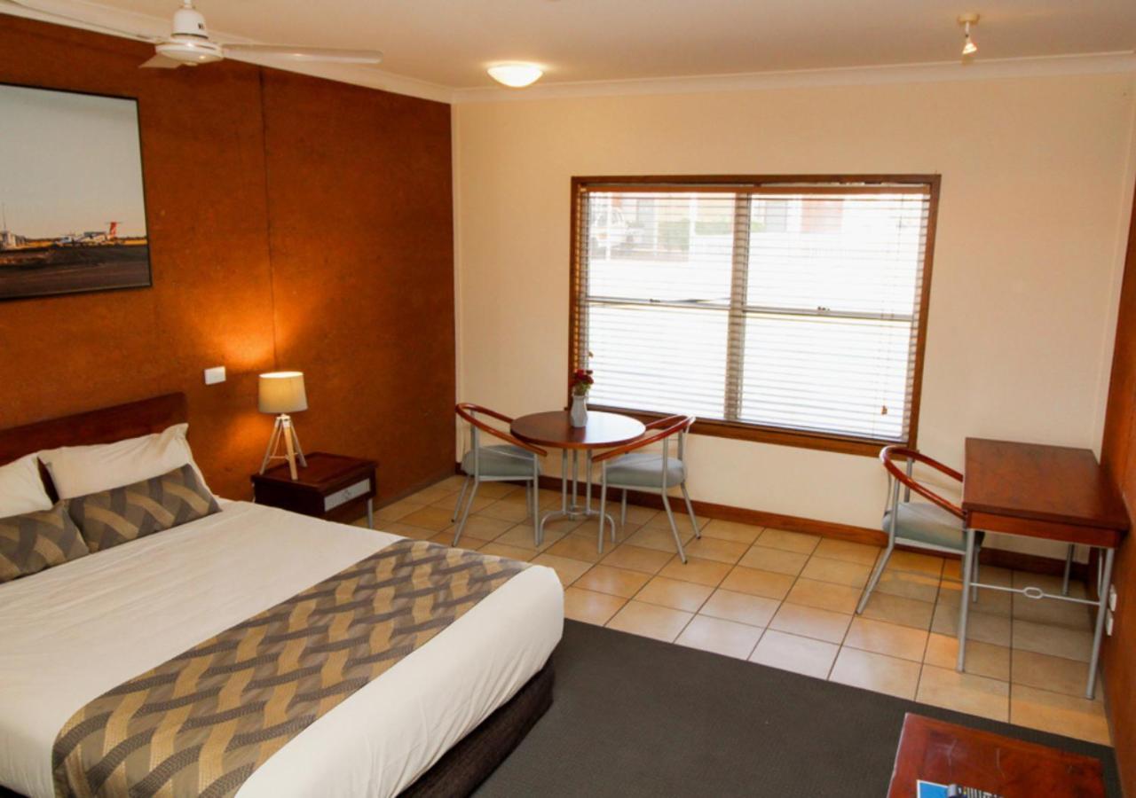 The Gidgee Inn Cloncurry Extérieur photo